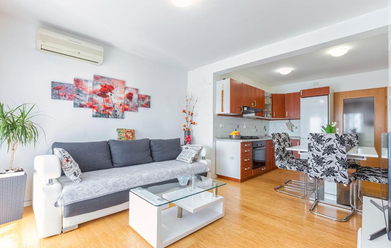 Branko B4 Apartment Пореч Екстериор снимка